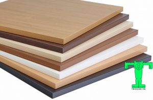 Để ván nhựa PVC có tính thẩm mỹ cao hơn thì vì có thể dán thêm 1 lớp gỗ mỏng bên ngoài