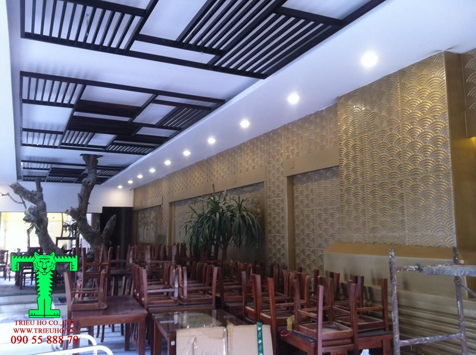 Lăn lớp sơn hoàn thiện Lăn lớp sơn hoàn thiện