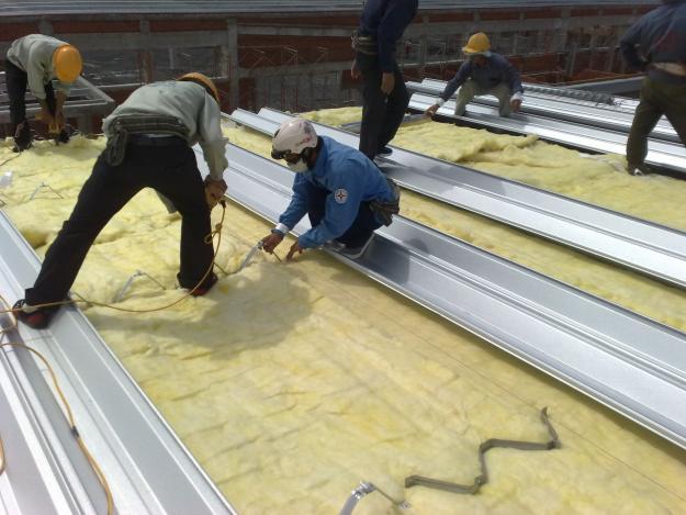 Ứng dụng bông thủy tinh cách nhiệt cho mái nhà