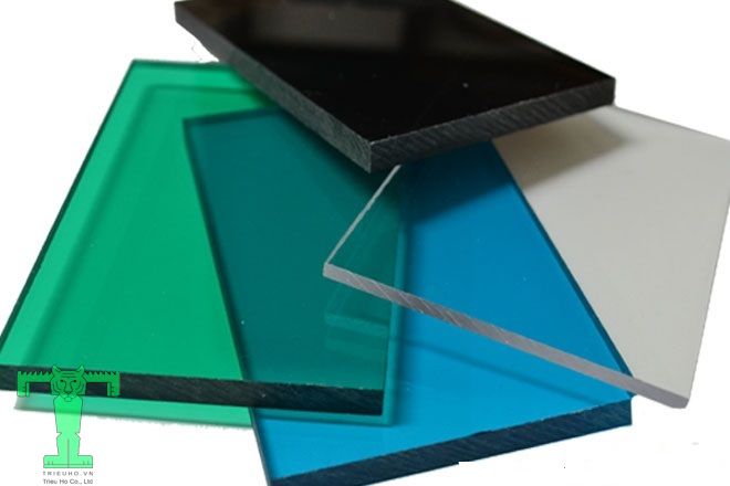 Tấm lấy sáng polycarbonate đặc ruột Tấm lấy sáng polycarbonate đặc ruột