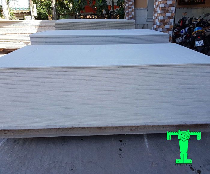 Tấm vách Cemboard là vật liệu làm vách cứng, chắc nhưng khá nhẹ. Nó hoàn toàn kháng nước và có độ bền cao Tấm vách Cemboard là vật liệu làm vách cứng, chắc nhưng khá nhẹ. Nó hoàn toàn kháng nước và có độ bền cao