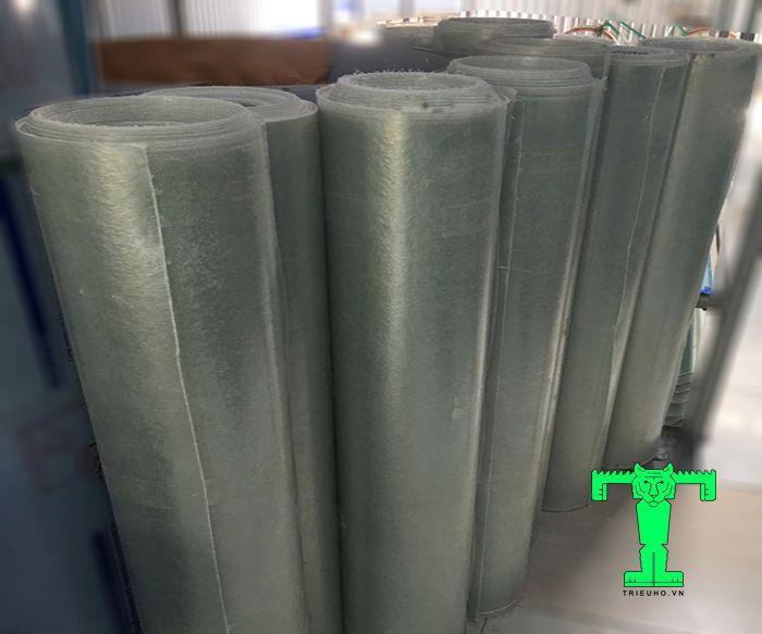 Tôn lấy sáng Composite được làm từ chất liệu nhựa PolyEste kết hợp với sợi thủy tinh Composite. Tôn lấy sáng Composite được làm từ chất liệu nhựa PolyEste kết hợp với sợi thủy tinh Composite.